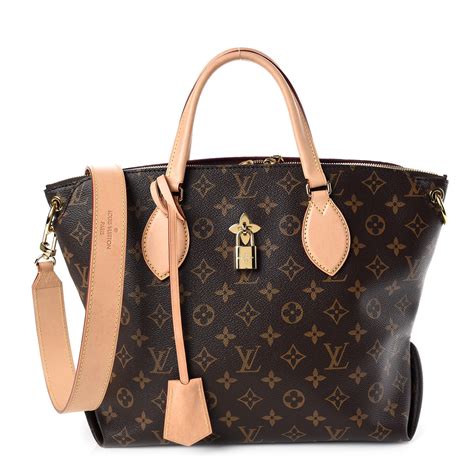 louis vuitton tote bag outlet|louis vuitton zipped tote.